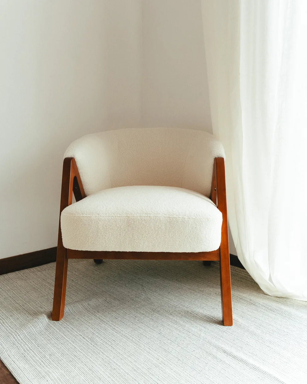 Armchair Boucle White Tyler