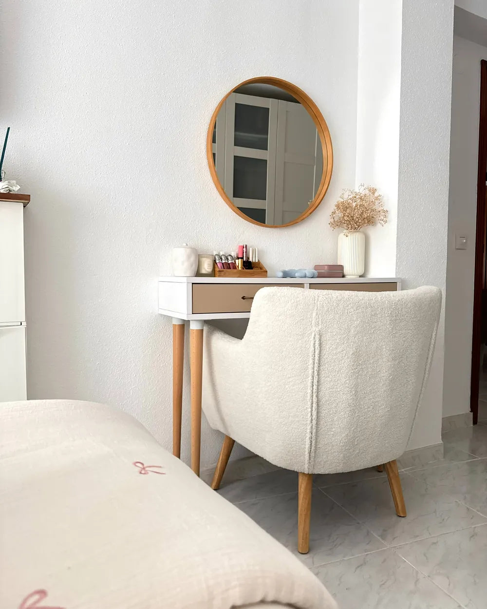 Armchair Boucle White Lasca