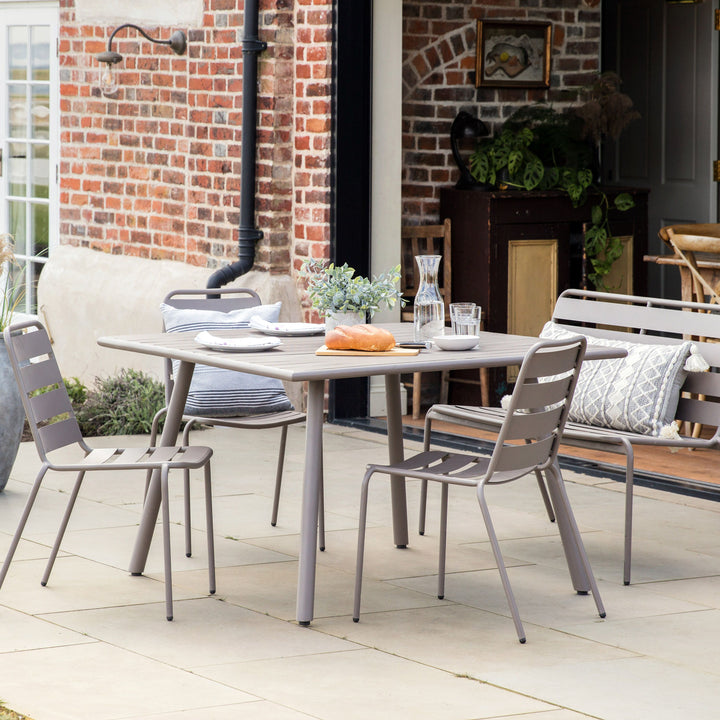 Outdoor Table Eules